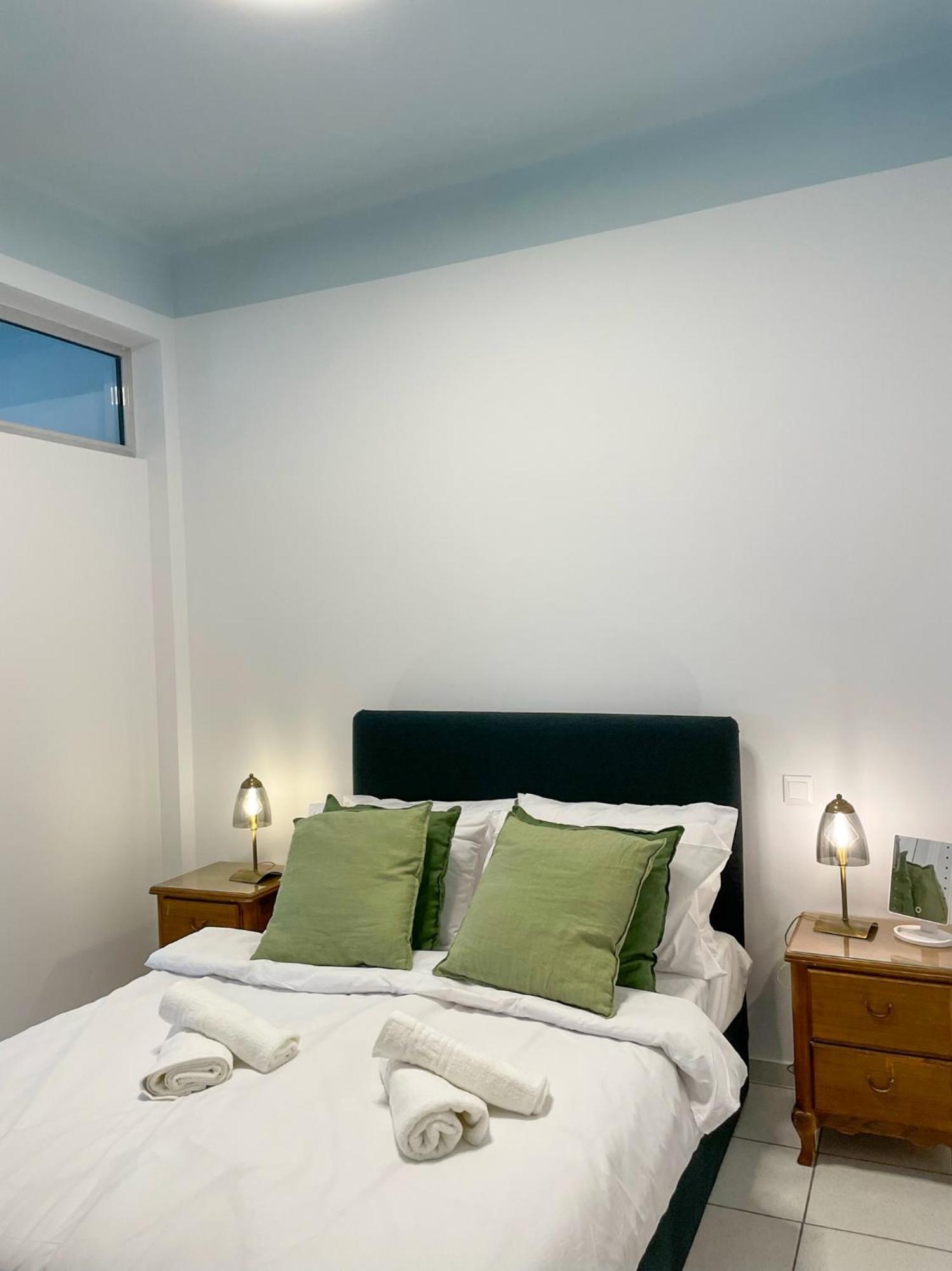 Apartment Near Metro + Port Pireusz Kültér fotó