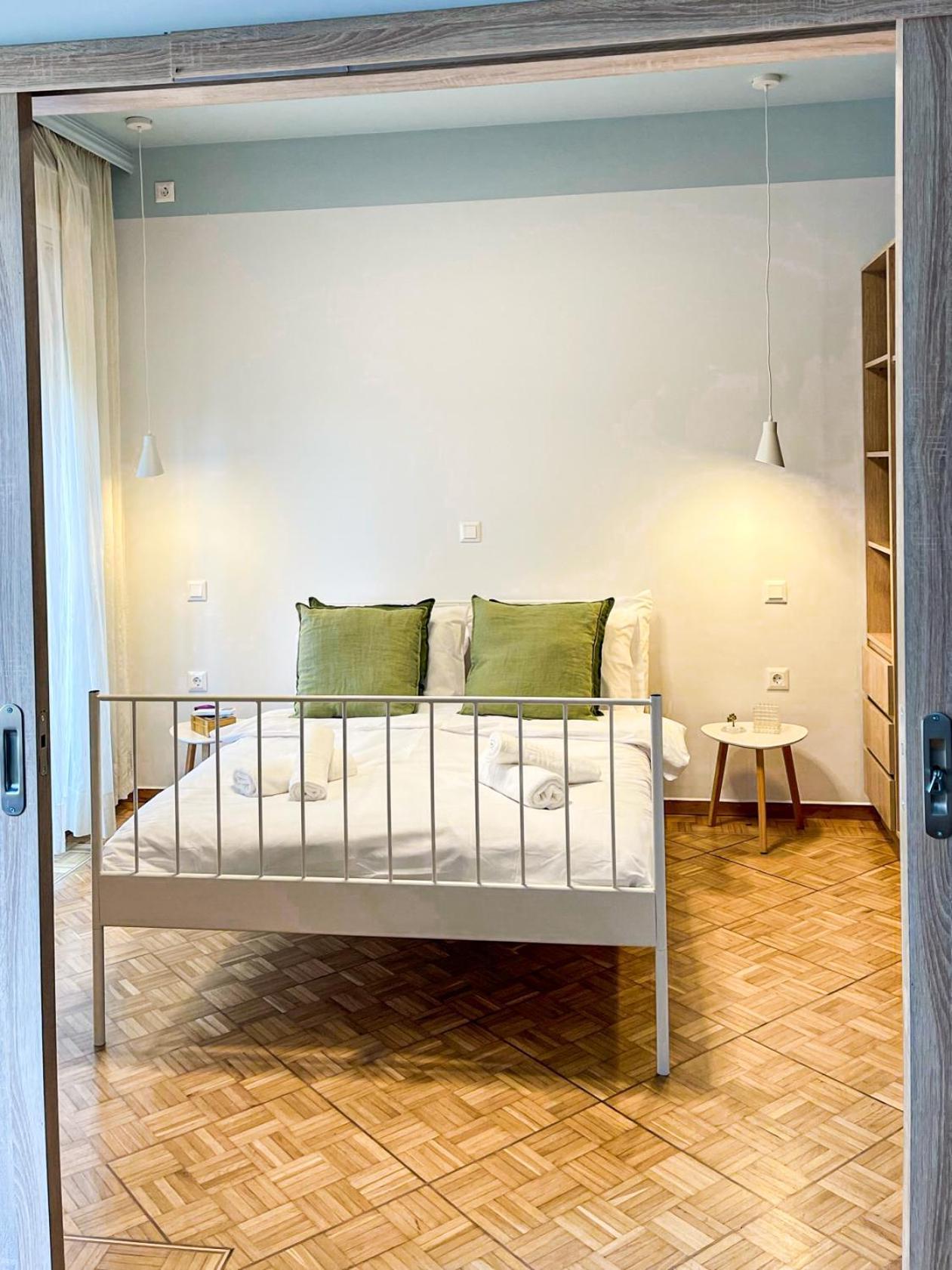 Apartment Near Metro + Port Pireusz Kültér fotó