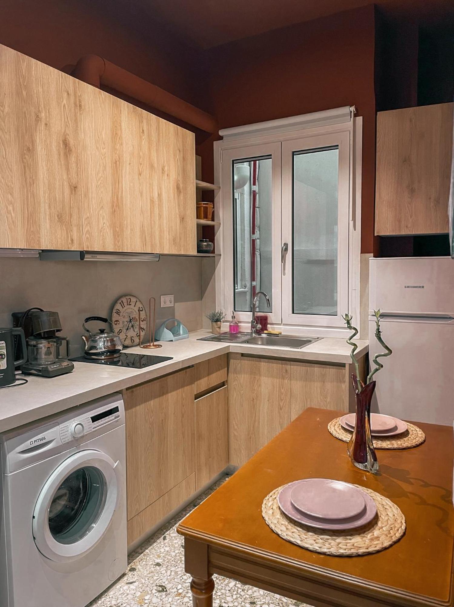 Apartment Near Metro + Port Pireusz Kültér fotó