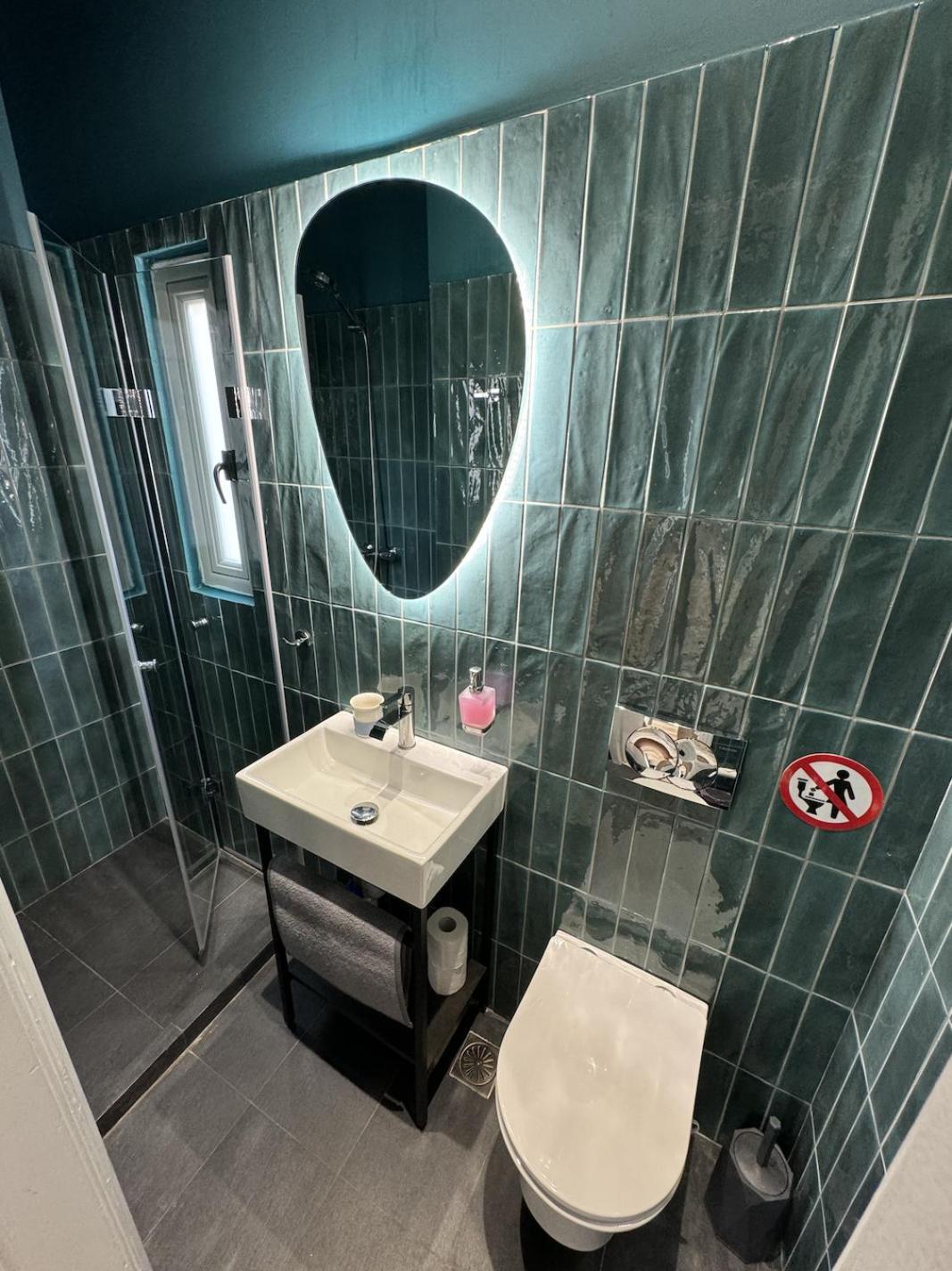 Apartment Near Metro + Port Pireusz Kültér fotó